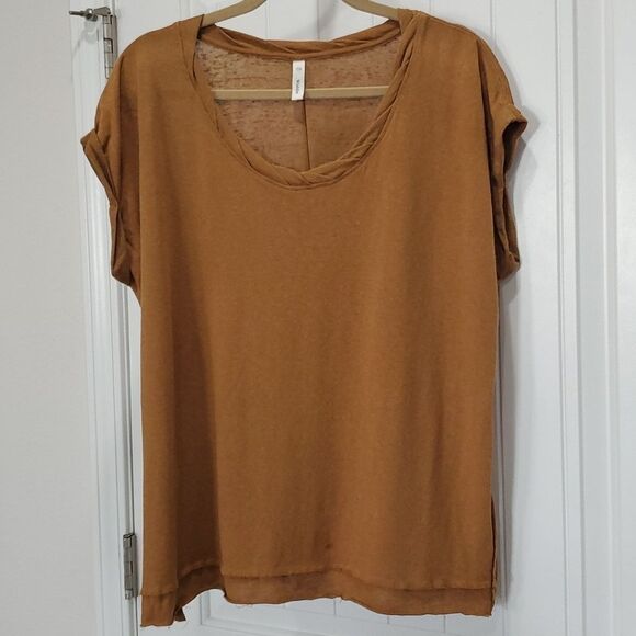 Wishlist Scoop Neck Loose Top Twisted Band Teeshirt, Size S/M - Picture 2 of 6